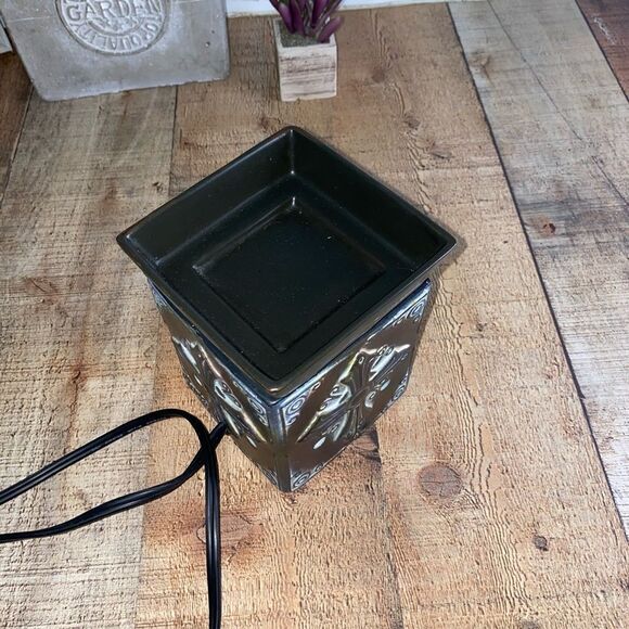 Scentsy DSW-HOPE Cross Full Size Wax Warmer - Picture 14 of 16